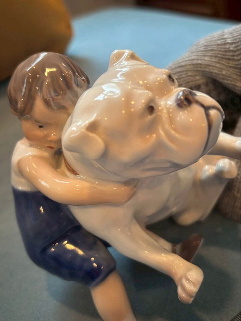   ロイヤルコペンハーゲン　ブルドッグと男の子