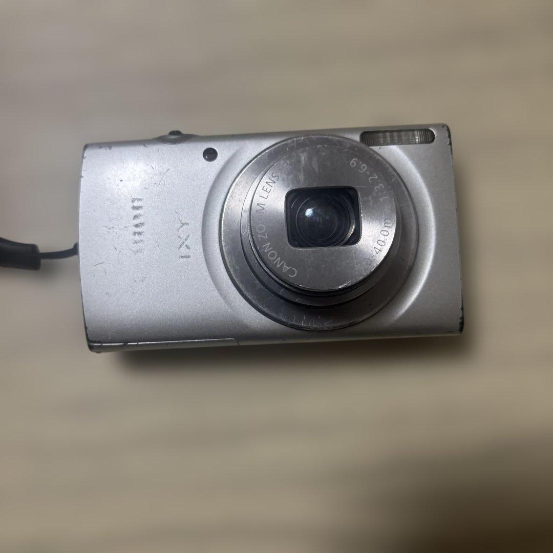 ジャンク　Canon IXY 180 シルバー