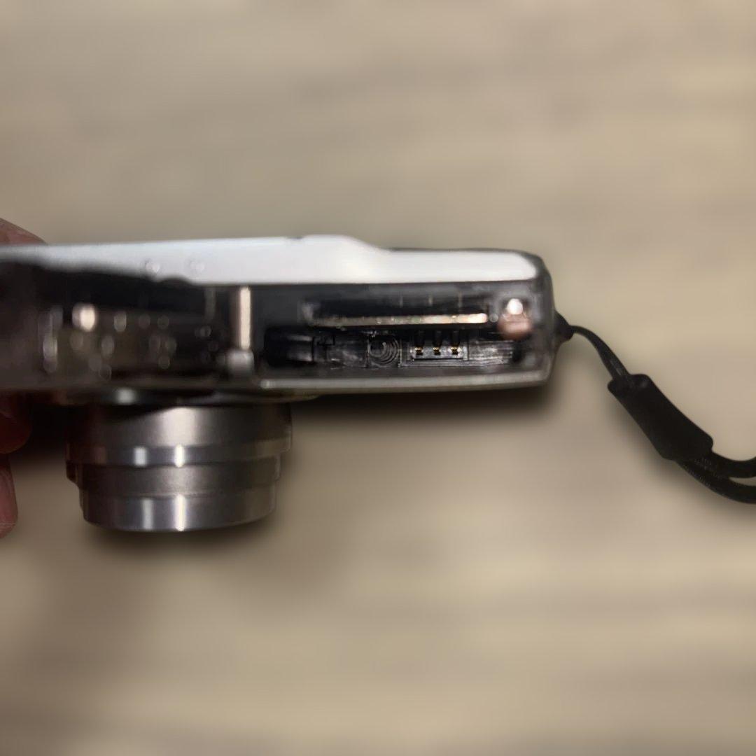 ジャンク　Canon IXY 180 シルバー