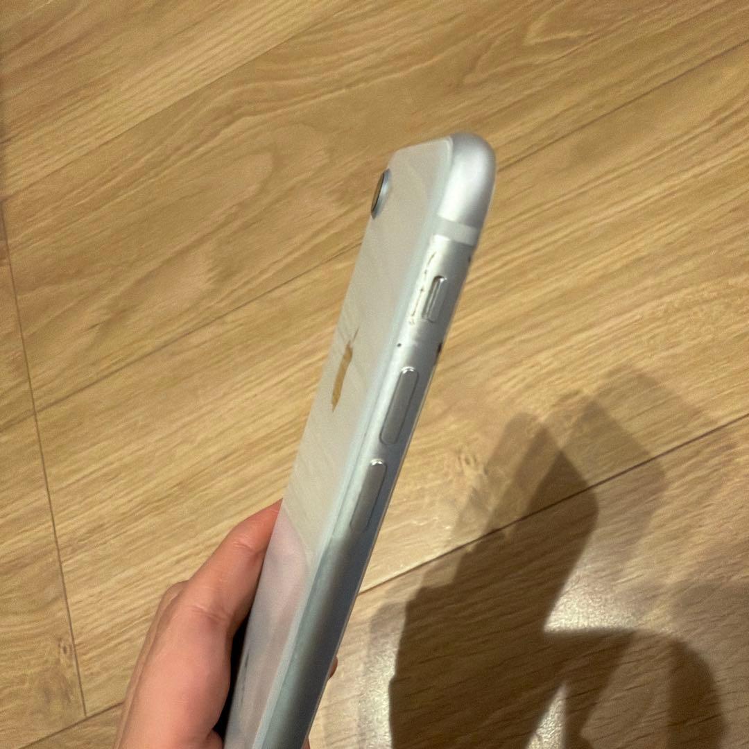 箱無し　Apple iPhone 8 ホワイト 本体 64gb
