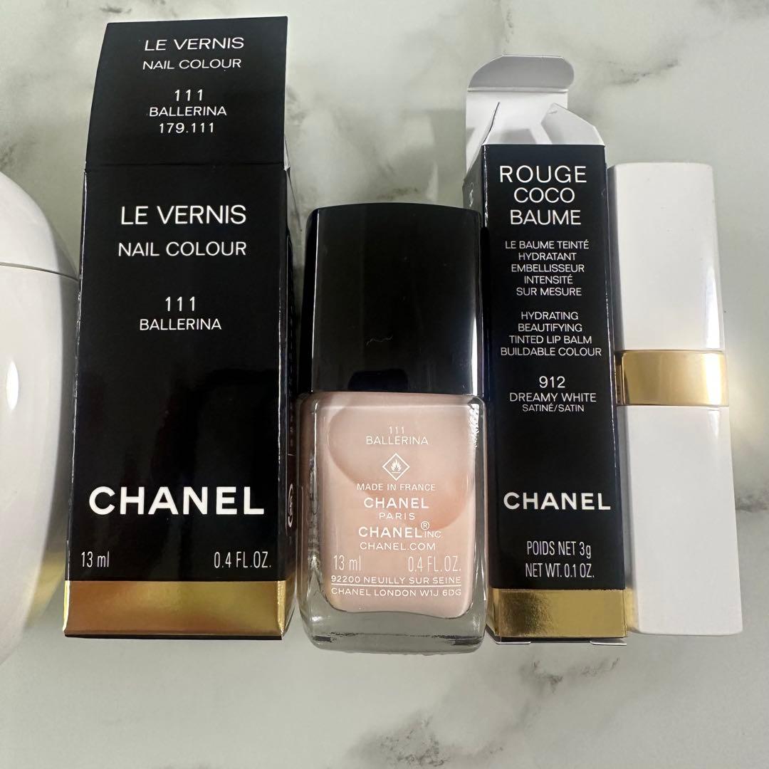 新品・未使用✨CHANEL クリスマスコフレの中身ハンドクリーム・ネイルカラー