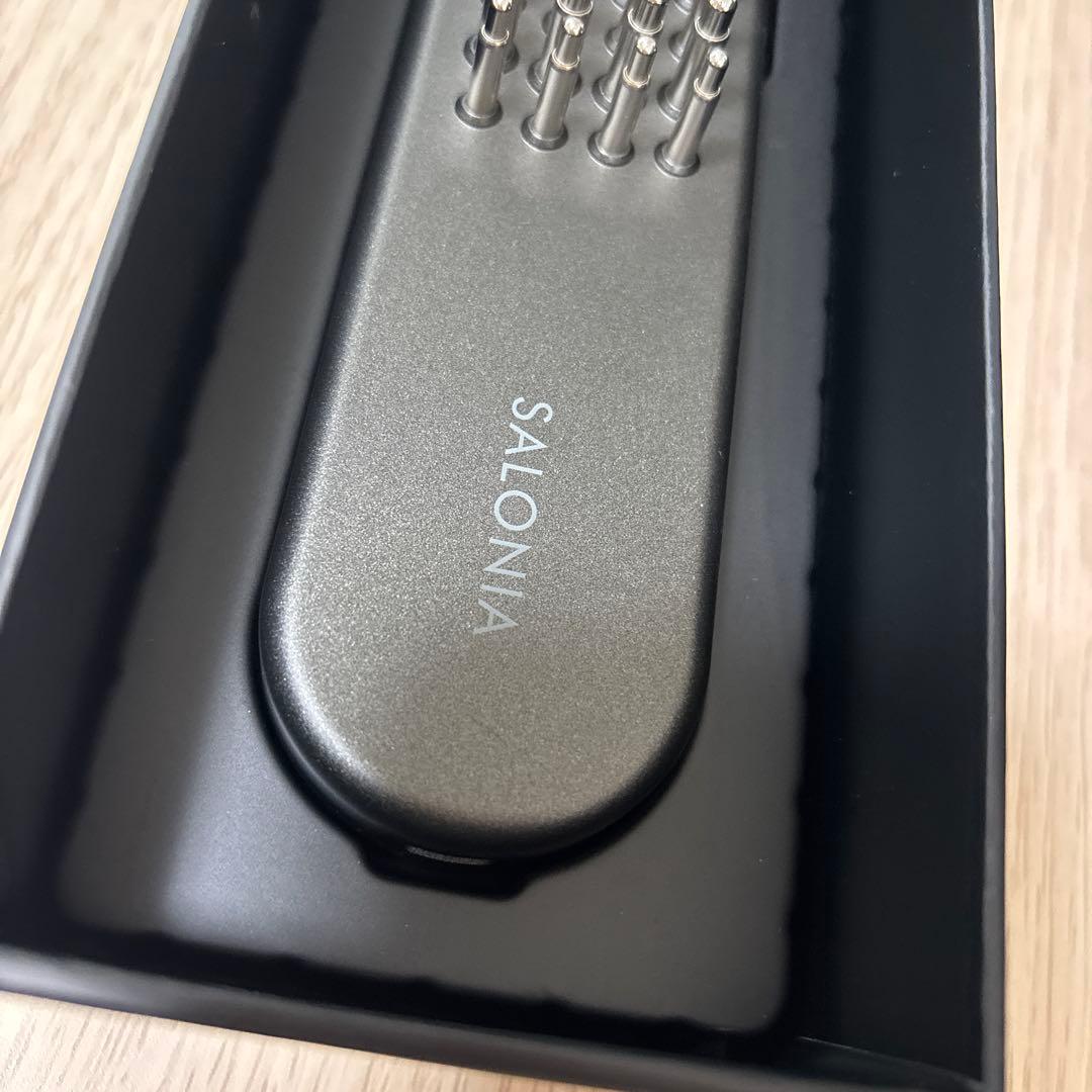 週末値下げ　新品未使用　最新モデル サロニア EMS リフトブラシ 3Dケア