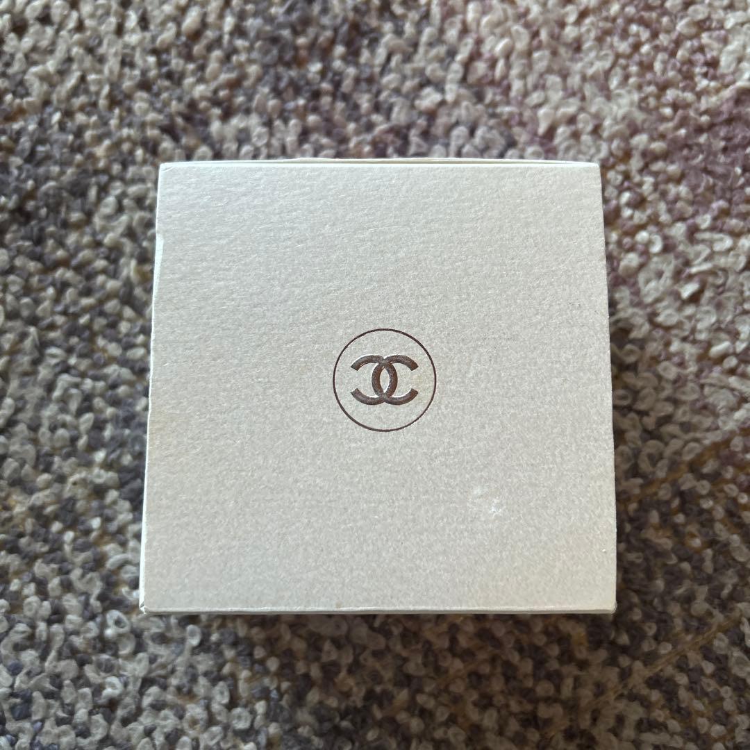 CHANEL チャンス ネー ドゥル ボディパウダー