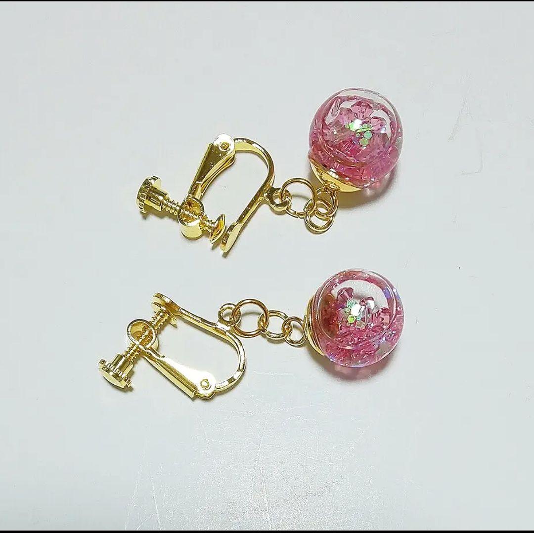 【399】ガラスドームのイヤリング／ピアス／スワロフスキービーズ