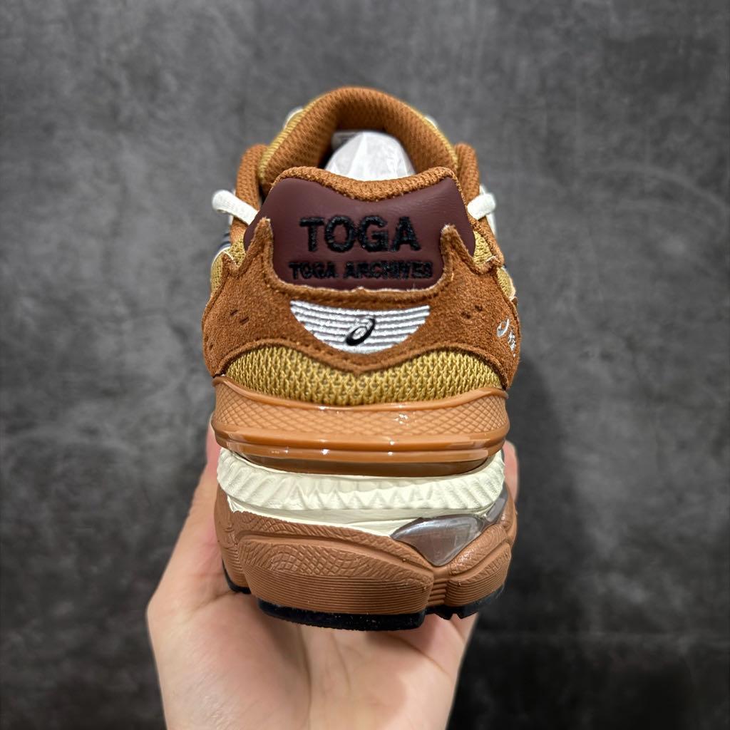 TOGA ASICS Gel-Cumulus 16 TG ブラウン/ベージュ