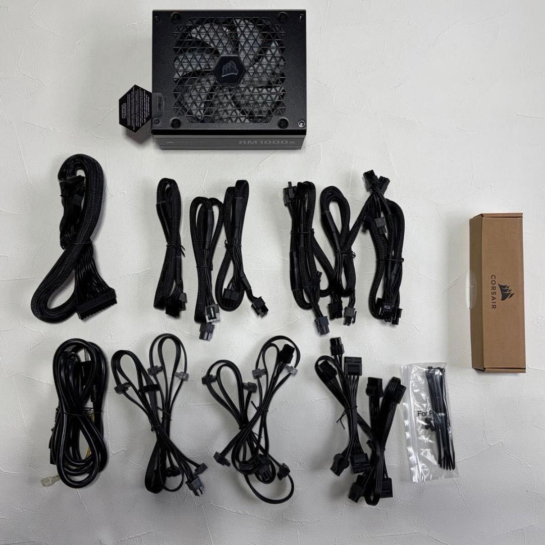 CORSAIR RM1000x 1000W PC電源と12VHPWRケーブル