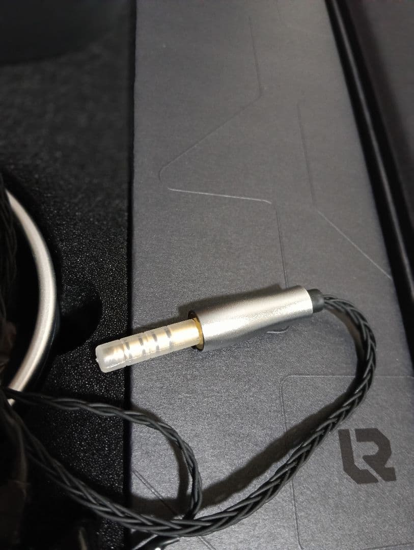 LETSHUOER　8BAドライバー搭載イヤホン「Mystic 8」