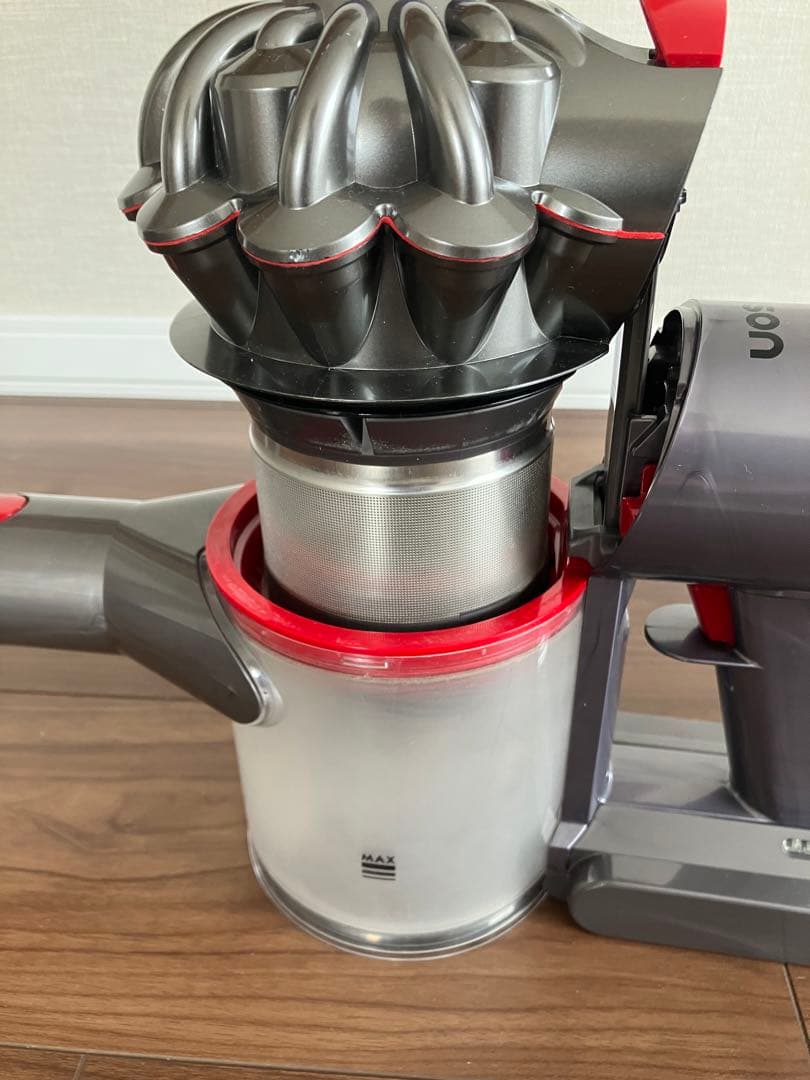 Dyson V8 SV10 コードレスクリーナー 分解清掃済み 動作品