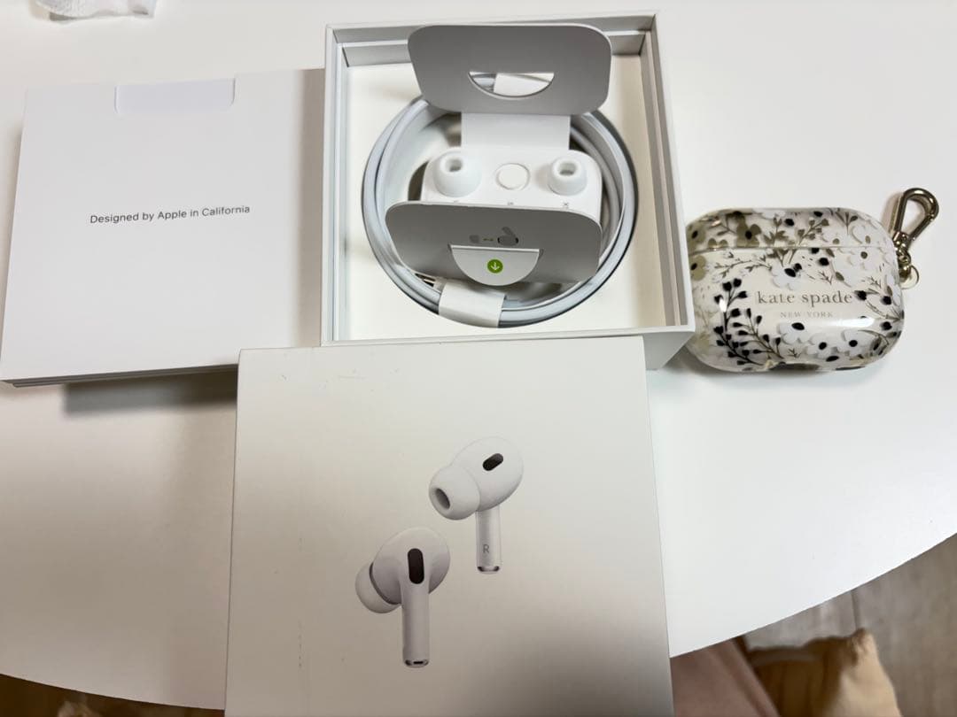 イヤホン Apple AirPods Pro2 lightning