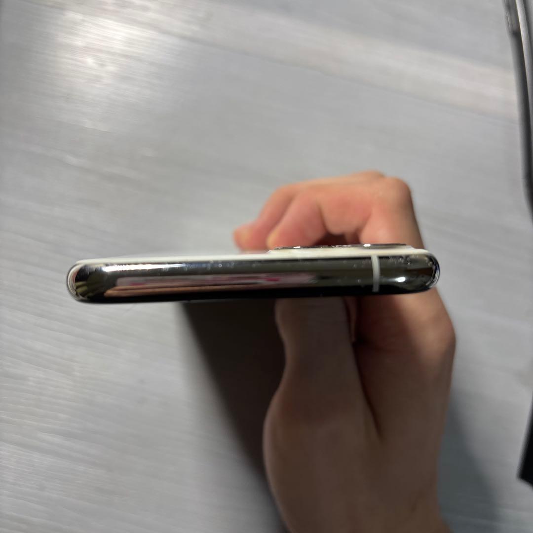 Apple iPhone 11 Pro 64Gシルバー 本体ケース付き