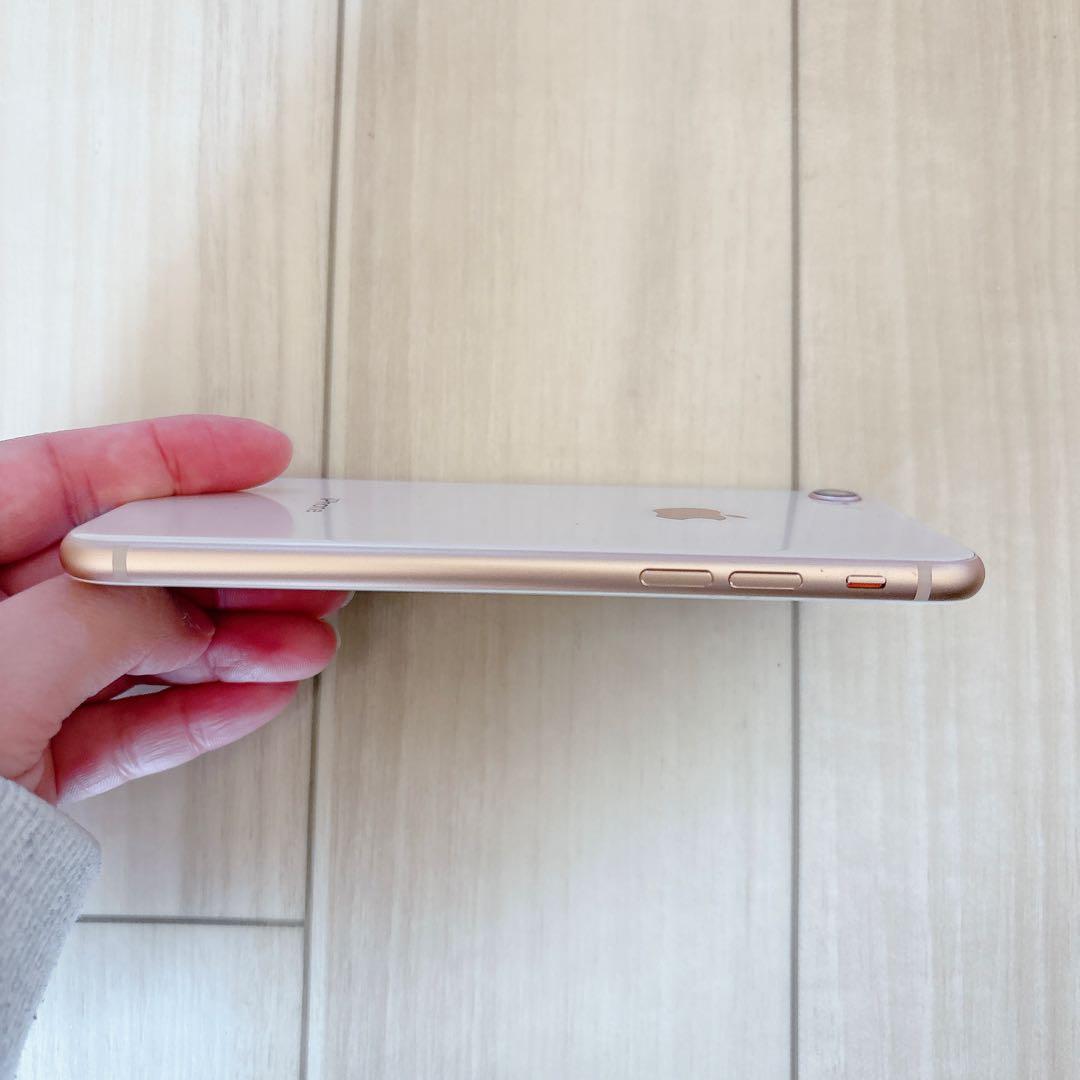 Apple iPhone 8 64GB ゴールド 本体　ケース付き