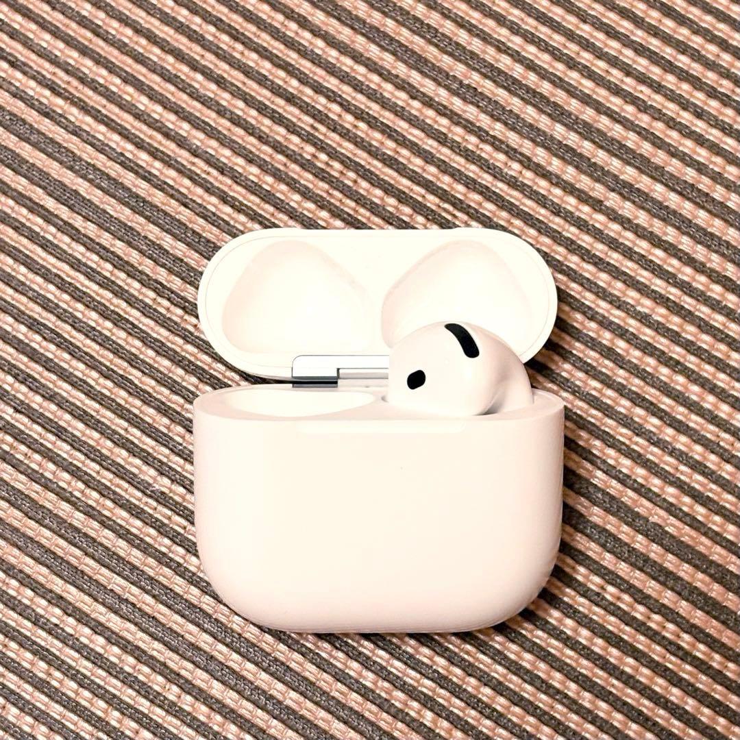 Apple AirPods4 右耳　充電ケース　ノイズキャンセリング非搭載
