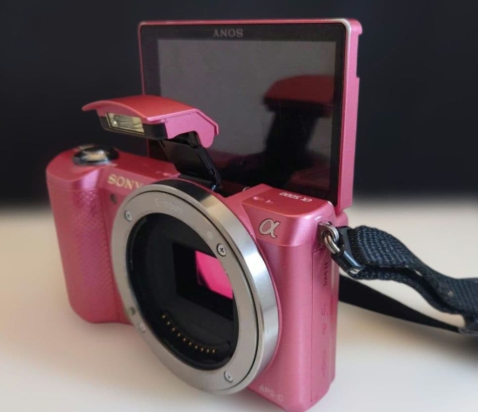 SONY α5000 ピンク ボディー