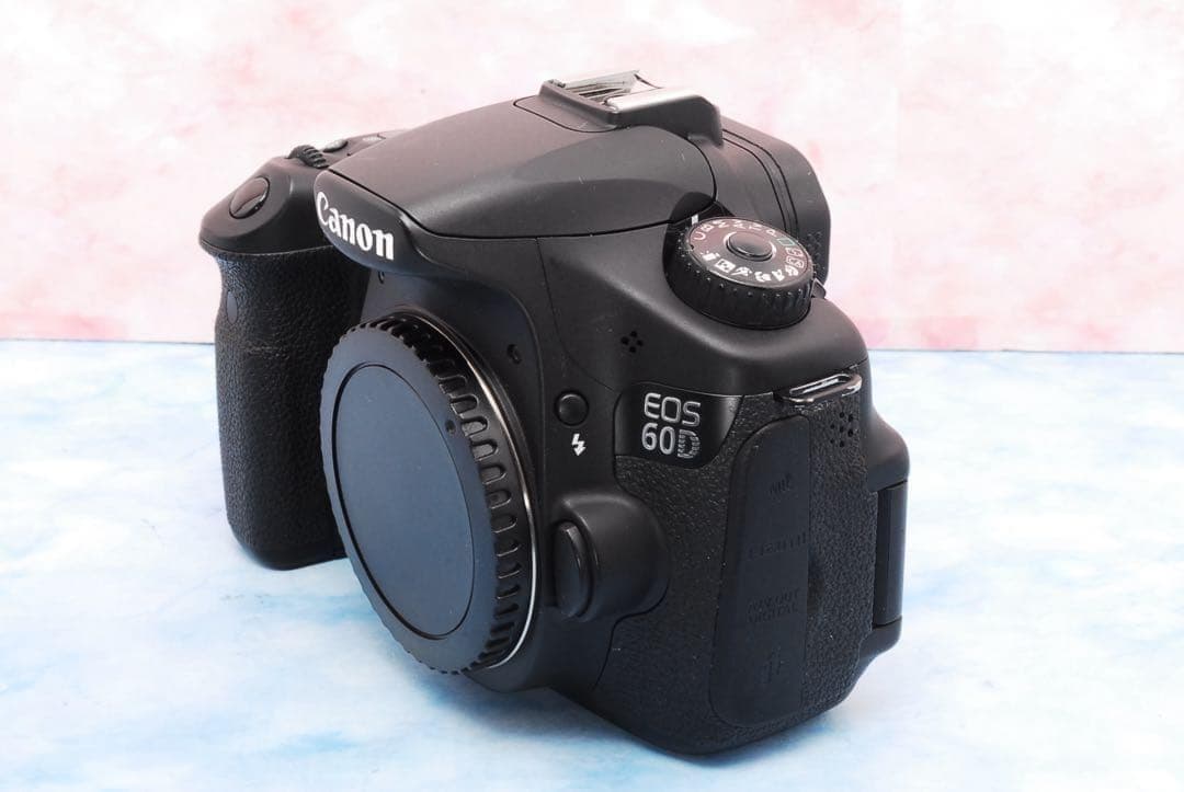 キャノン EOS 60D☆一眼レフカメラ☆高性能☆初心者でも扱いやすい☆