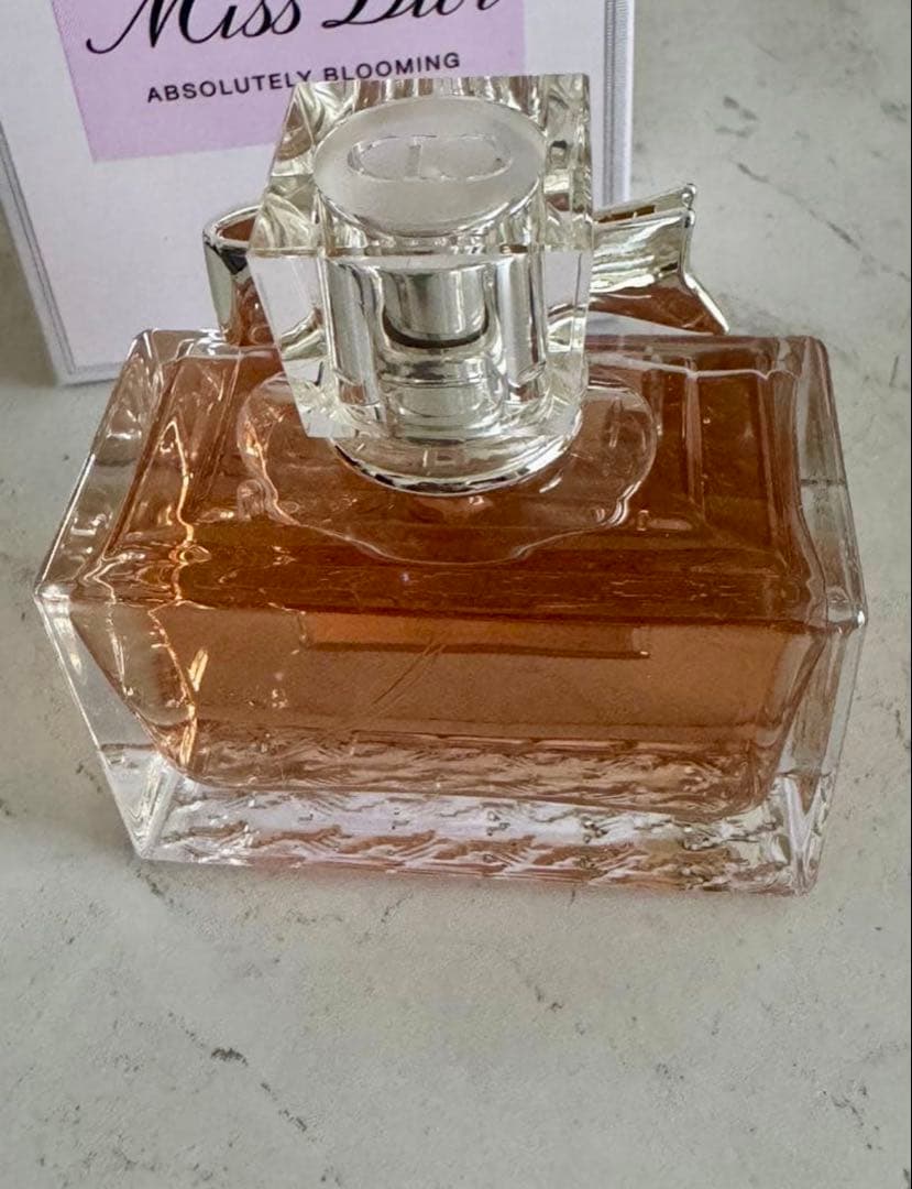 新品ミスディオールアブソリュートリーブルーミングオードゥパルファン 50ml