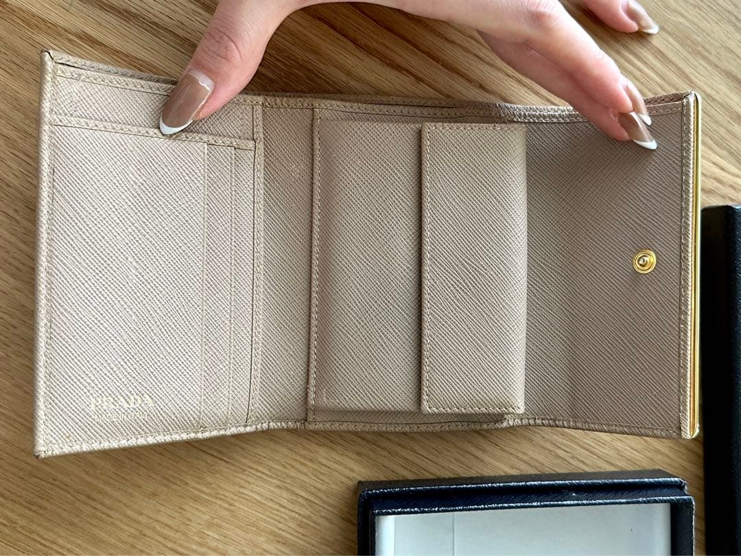 PRADA サフィアーノレザー 財布 カメオ 1MH840