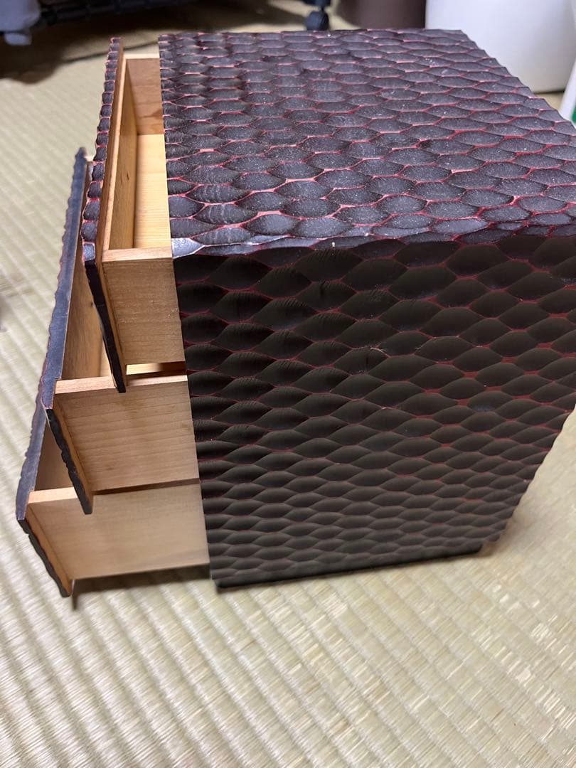 鎌倉彫風 小箪笥 3段 木製 小物入れ 和家具 伝統工芸 レトロ