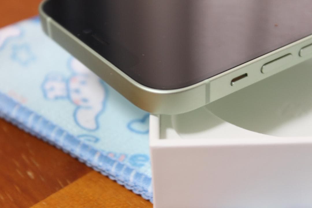 Apple iPhone 12 グリーン128gb★simロック無 アクセサリ付
