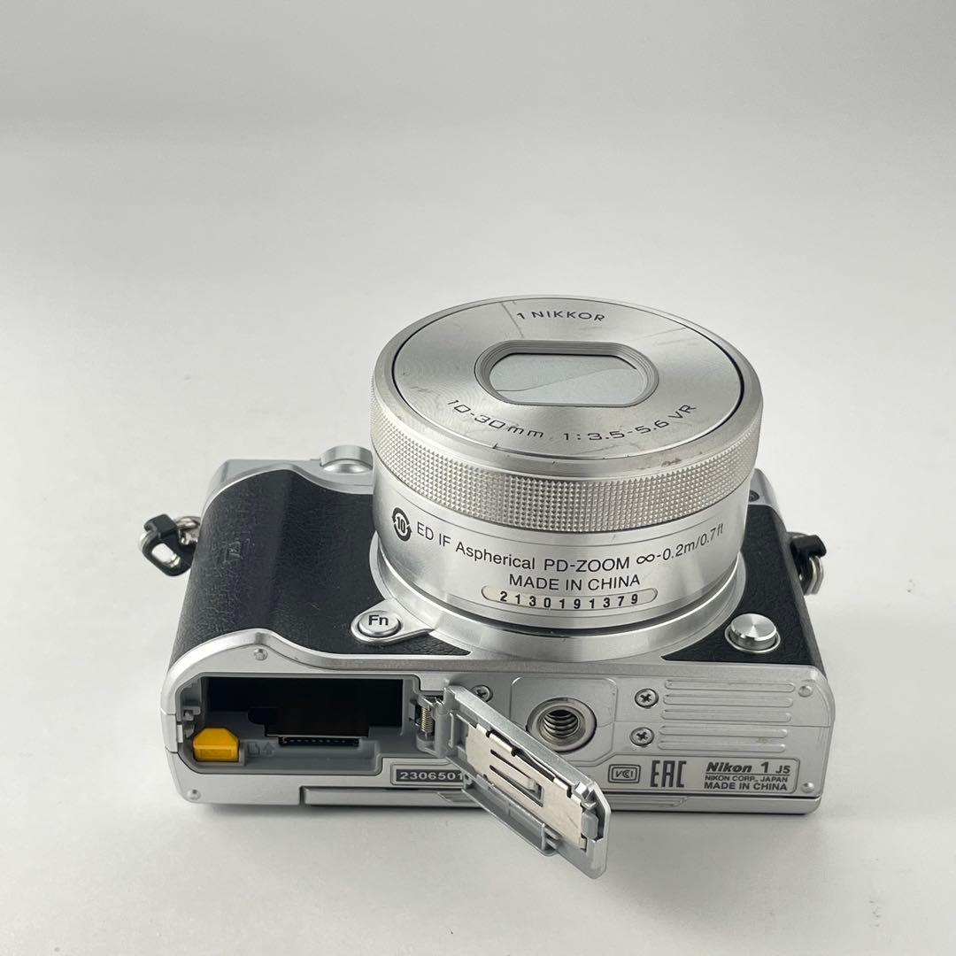 【ショット数1630・返品保証】Nikon1 J5 10-30mmレンズキット