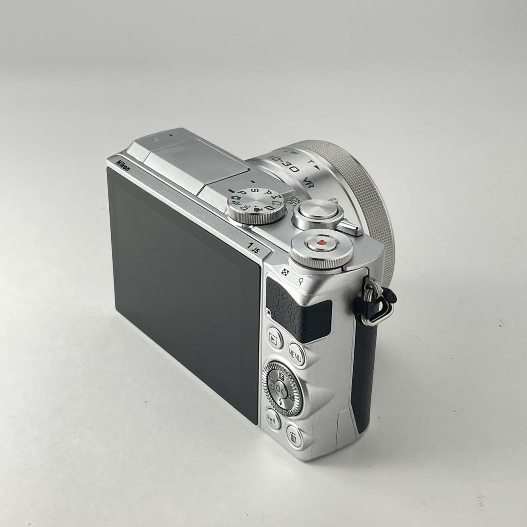 【ショット数1630・返品保証】Nikon1 J5 10-30mmレンズキット