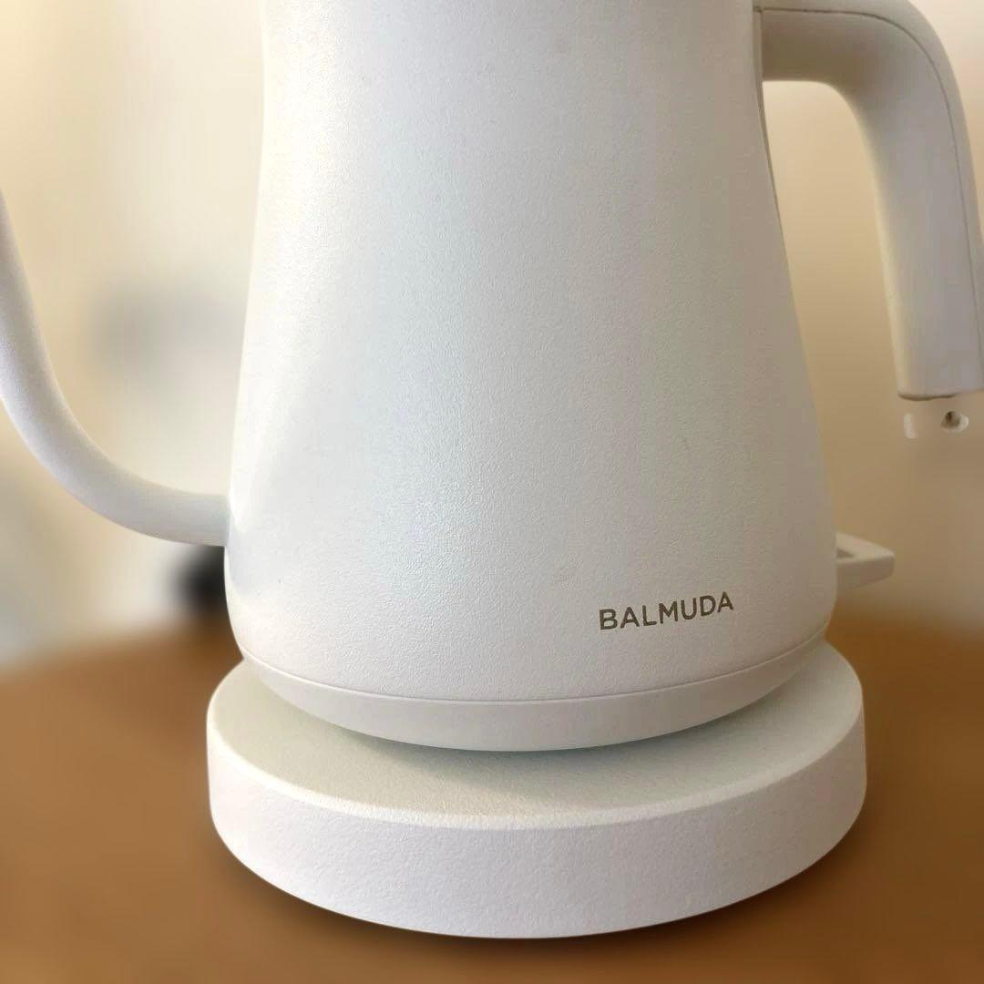 BALMUDA バルミューダ電気ケトル　ホワイト