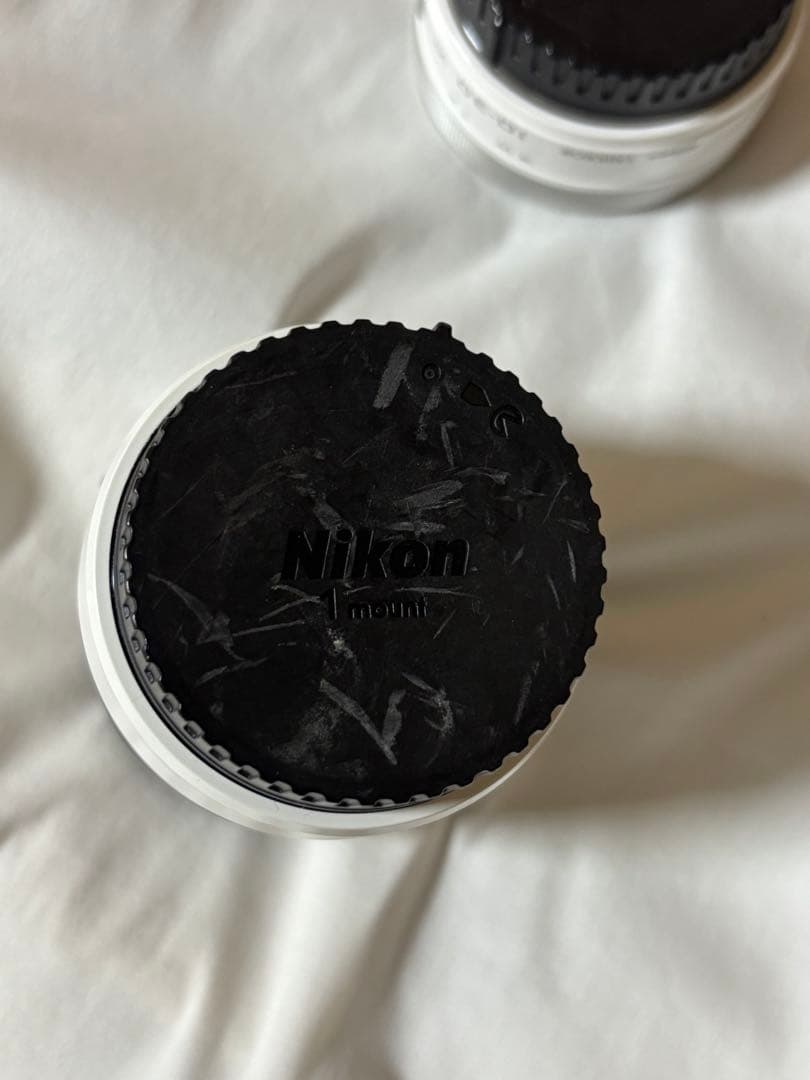 【値下げ中】Nikon1 J4 ダブルズームキット　ホワイト 単焦点レンズ付き