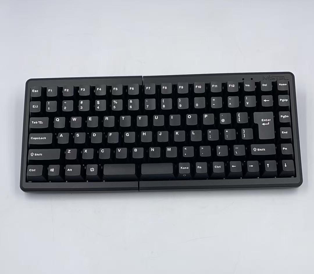 Mistel Barocco MD770RGB 分割型キーボード
