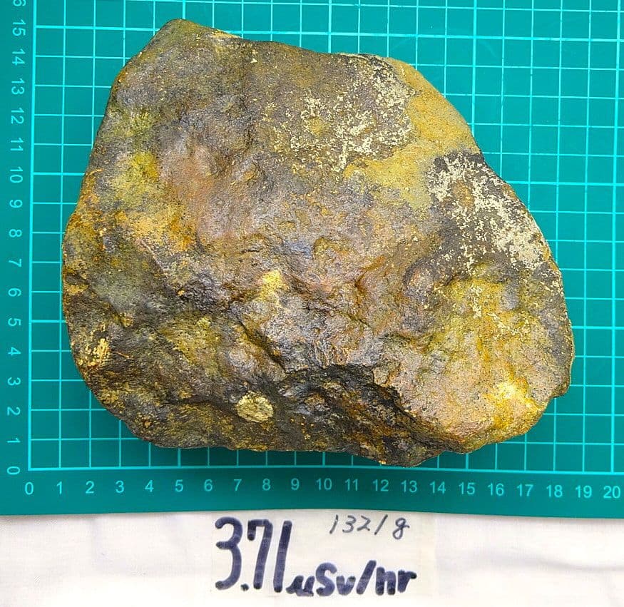 超高線量!!増富温泉ラジウム黒鉱石（165)お風呂用
