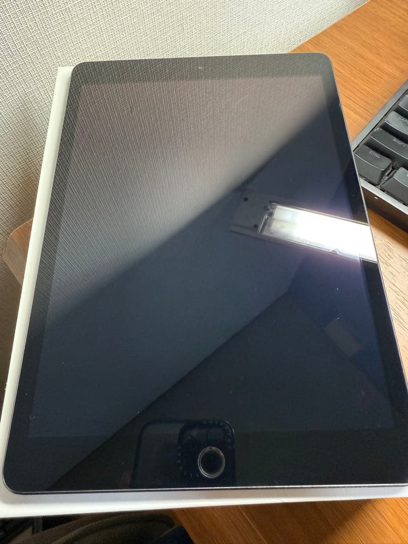 iPad 第七世代 128GB Wi-Fi+cellularスペースグレイ本体