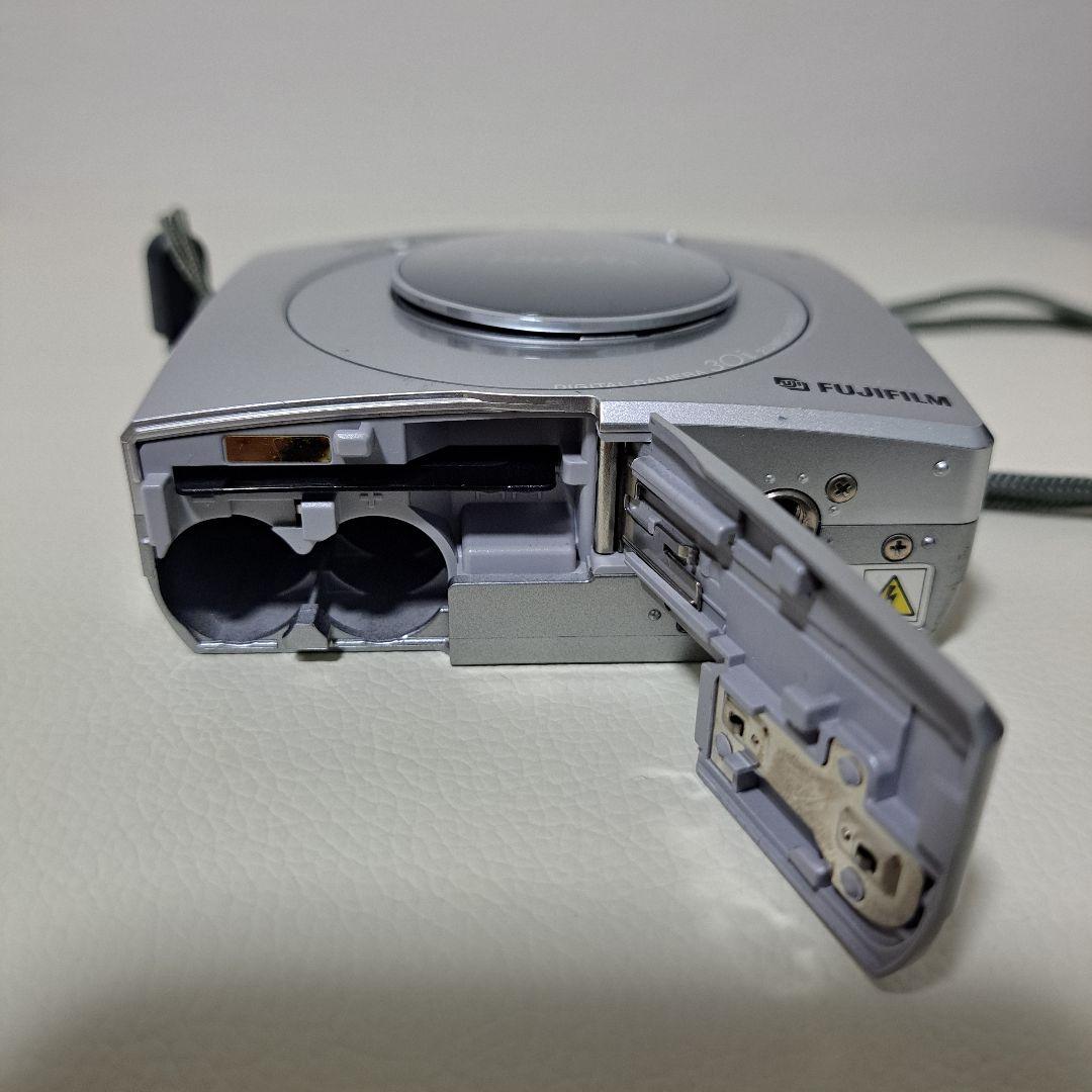 【稼働品】FUJIFILM FinePix 30i シルバー SDカード付