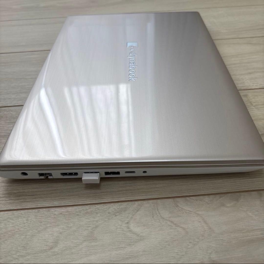 dynabook Core i7 IRIS Xe Graphicsノートパソコン