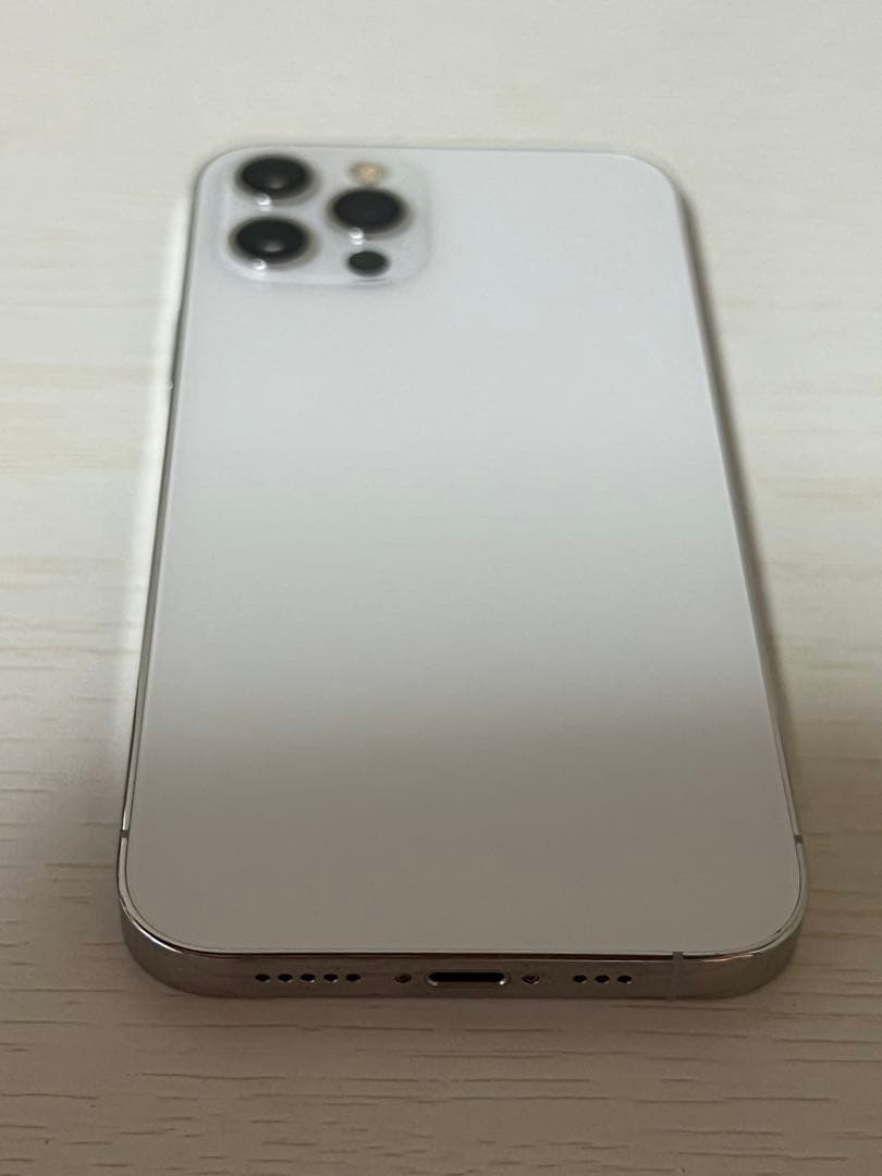 美品　iPhone12 Proシルバー128G本体 箱あり、付属品なし