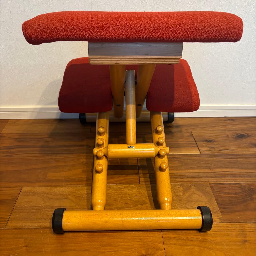 ストッケ ヴァリエール マルチバランスチェア レッド STOKKE