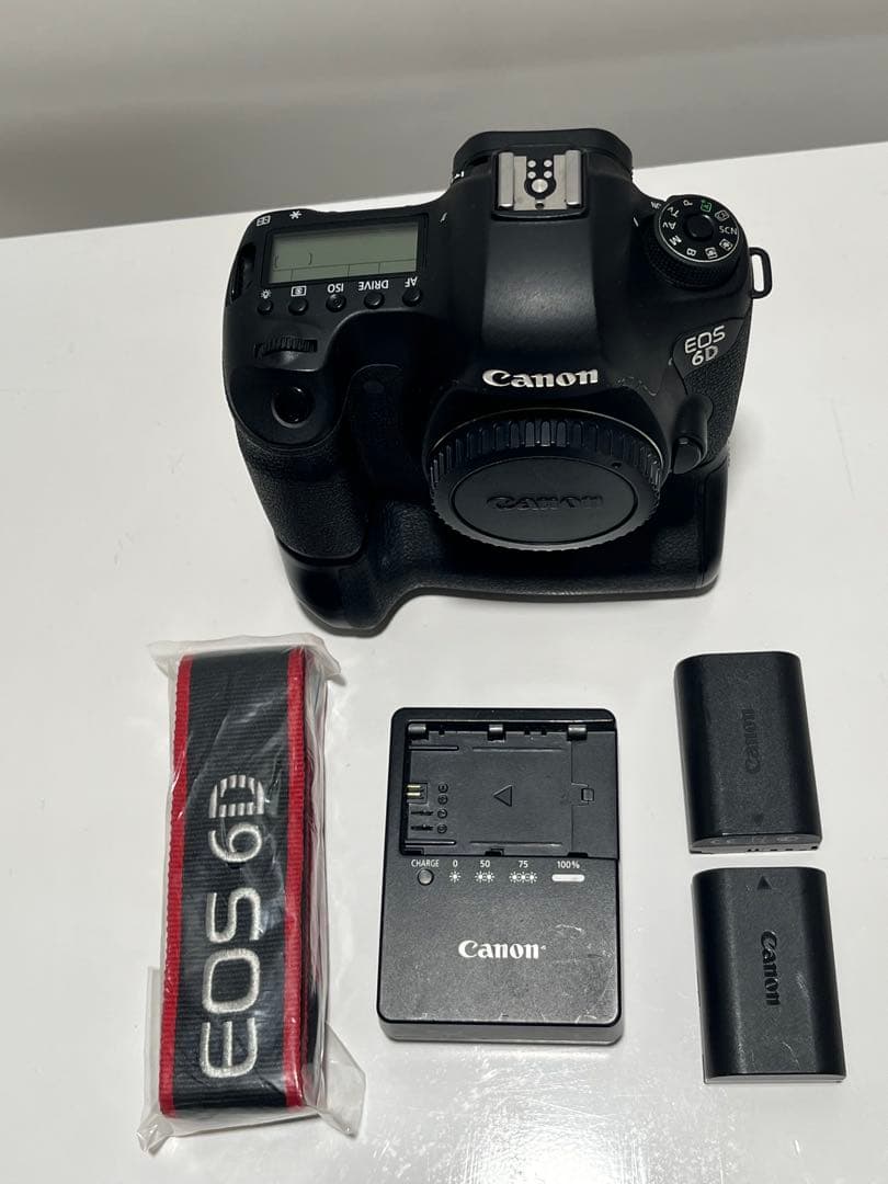 キャノンEOS 6d グリップ付き　ストラップ新品