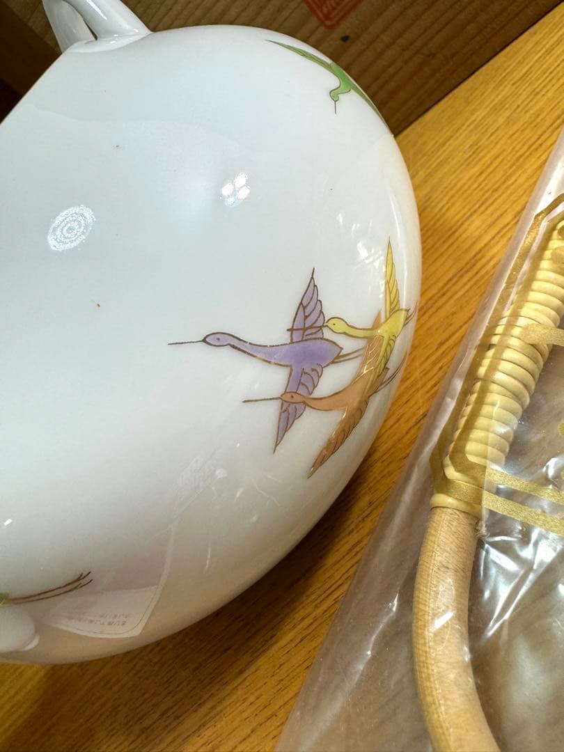531前畑陶器　庫山窯　白磁　金彩千羽鶴　土瓶茶器　未使用品　長期保管品　共箱