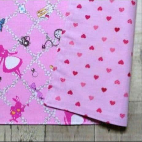 【No.54】ハンドメイド　アリス柄　ランチョンマット　１枚