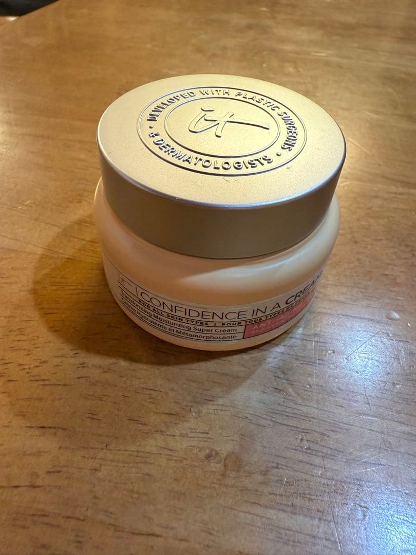 【It Cosmetics イットコスメティックス】　クリーム　60ML