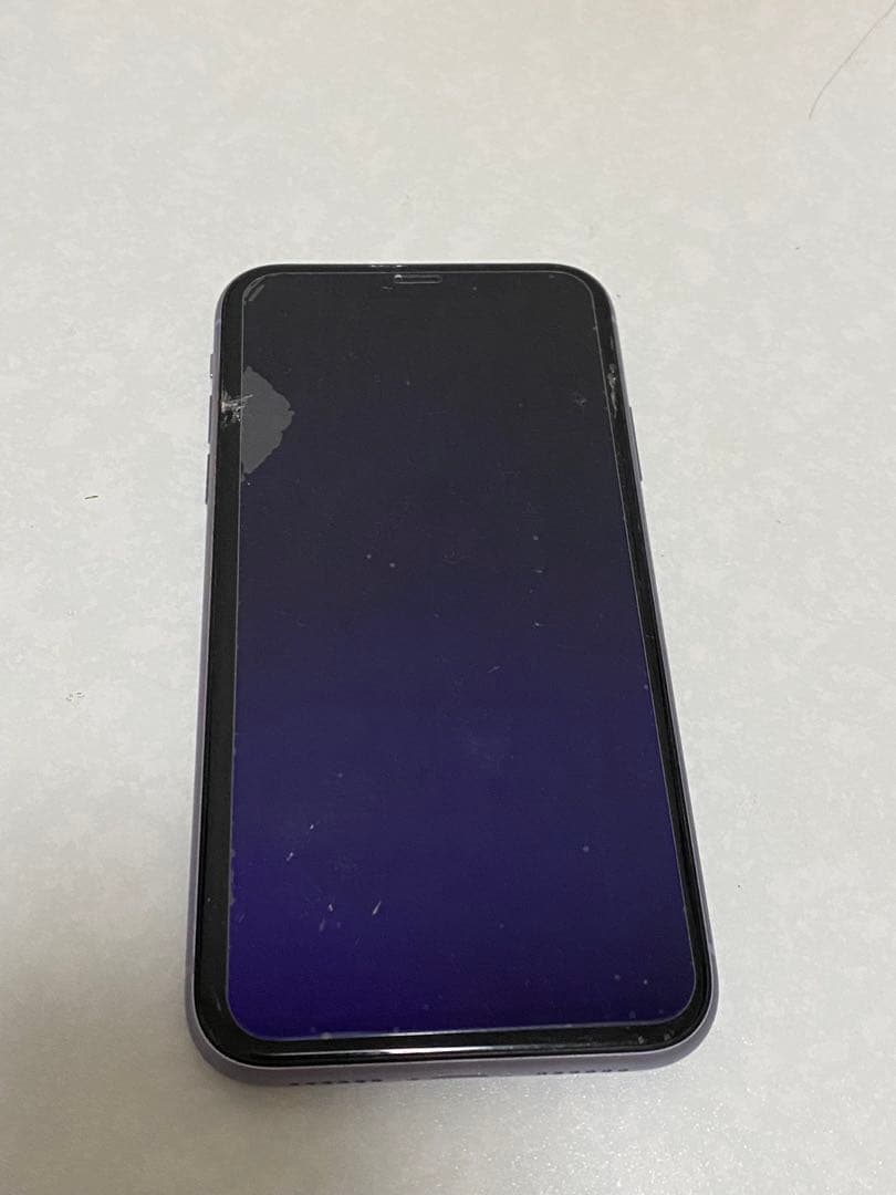 Apple iPhone 11 パープル 64G 画面ひびあり
