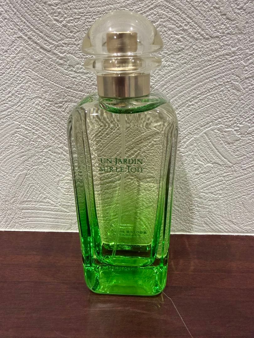 エルメス　HERMES 屋根の上の庭　オードトワレ　100ml