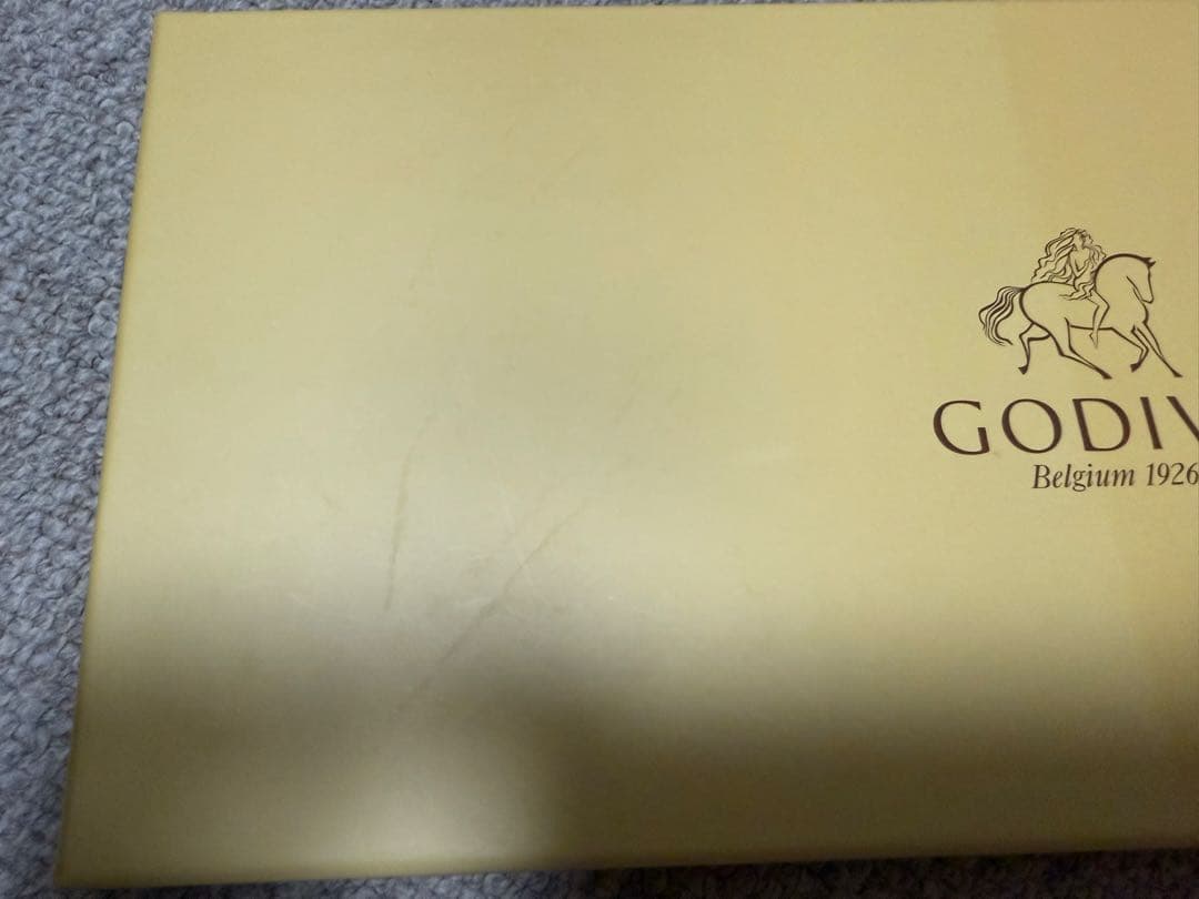 GODIVAとikbc がコラボしたチョコレート風ワイヤレスキーボード