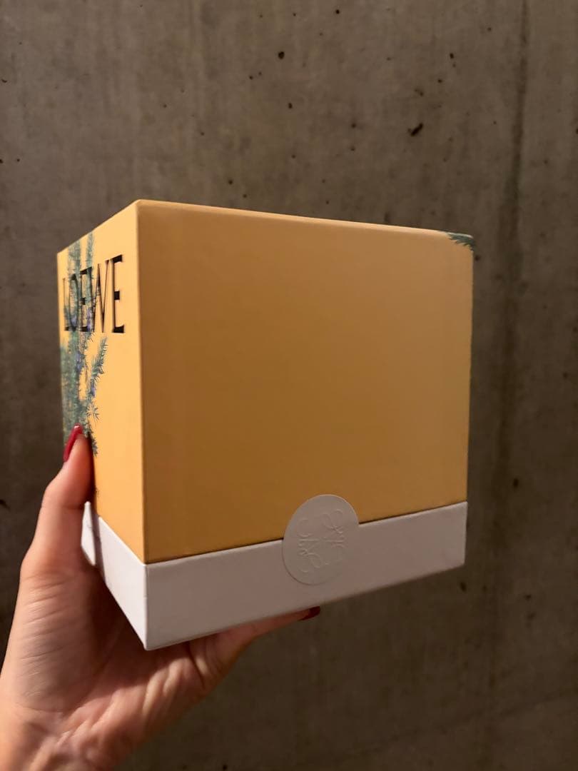 未使用LOEWE キャンドル　Mサイズ　20ozジュニパーベリー 香り