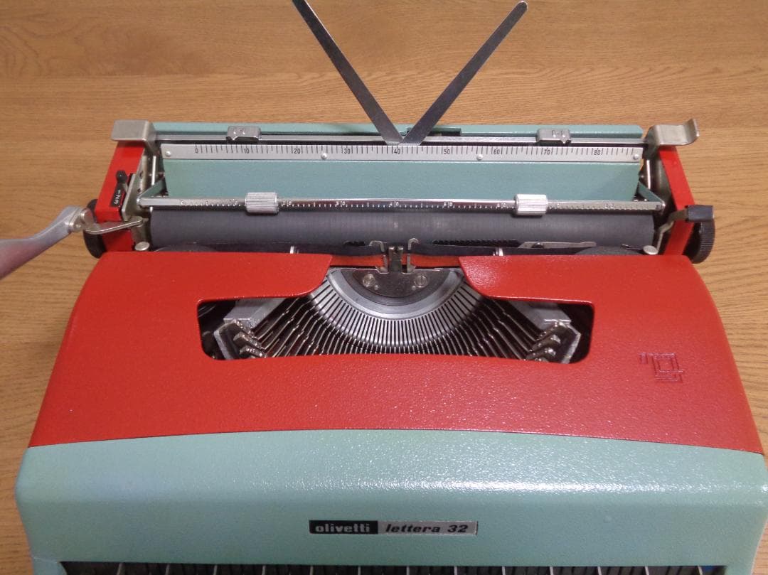 GUCCIケースolivetti lettera32タイプライターシェリーライン