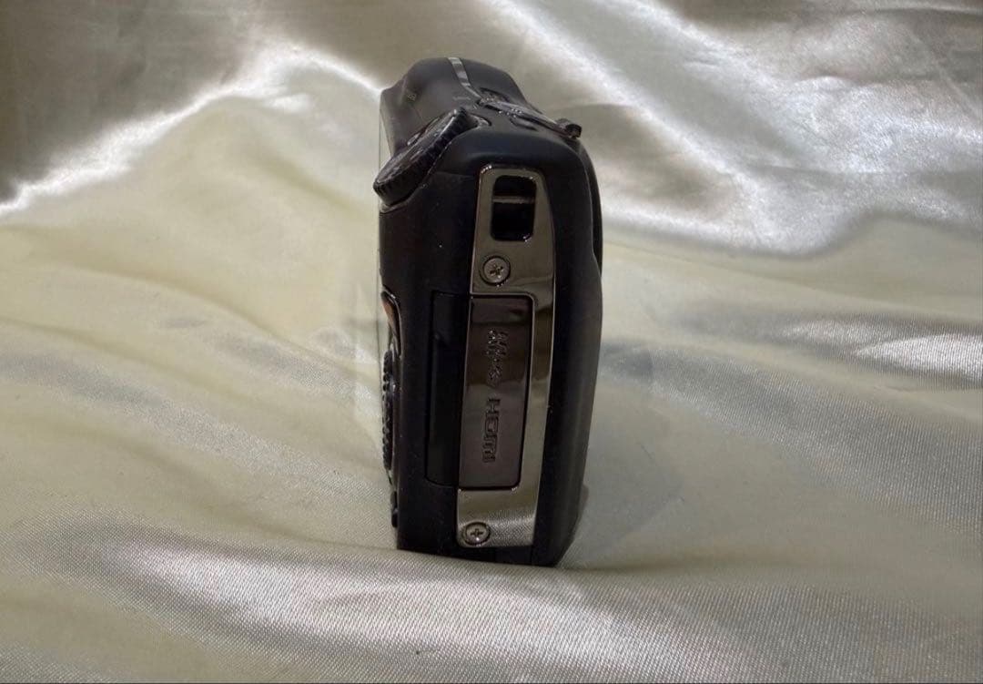 ⭐️フジ⭐️FinePix F775EXR コンパクトデジカメ　ほぼ未使用⭐️