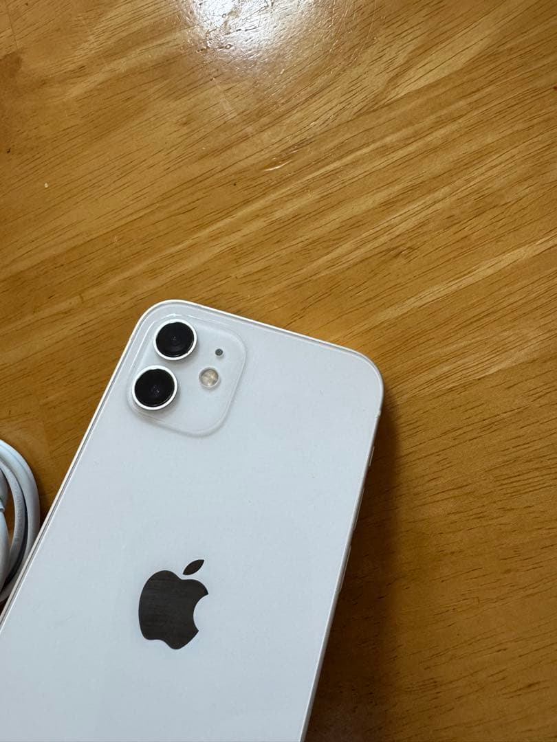 Apple iPhone 12 ホワイト 本体 充電ケーブル付き