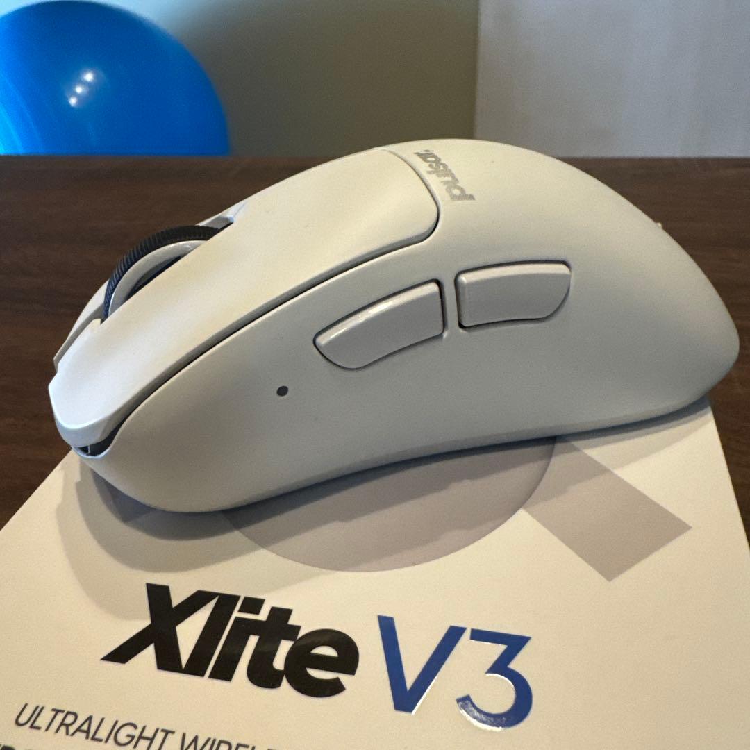 pulsar Xlite V3 ホワイト