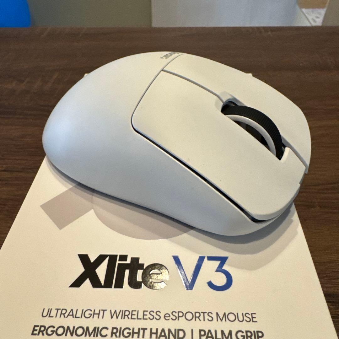 pulsar Xlite V3 ホワイト