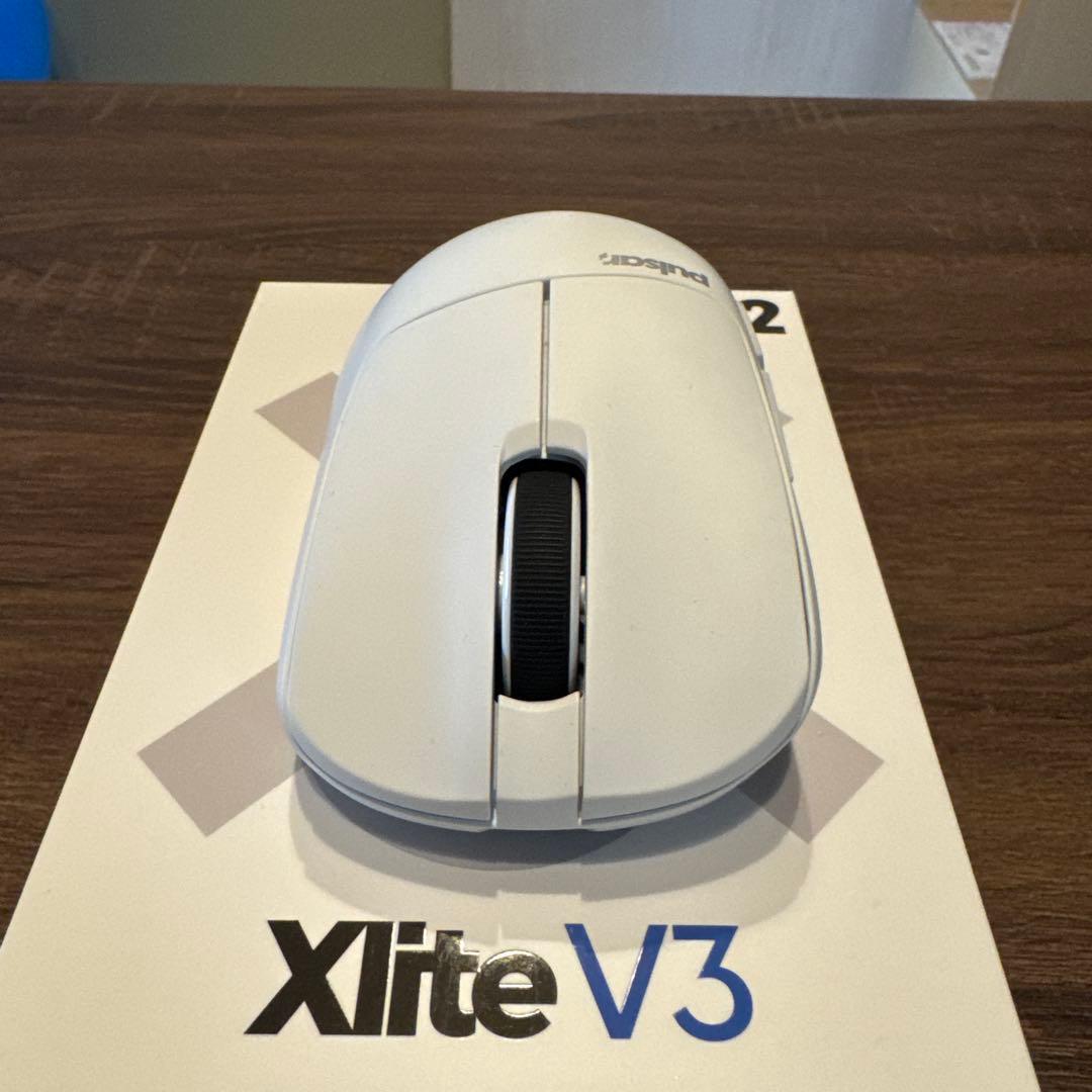 pulsar Xlite V3 ホワイト