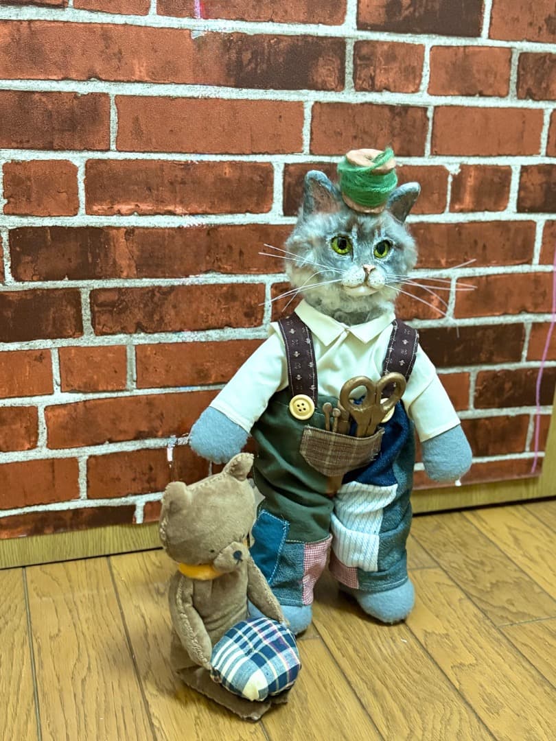 A猫 裁縫猫アートドール　サバトラ猫【ハンドメイド ぬいぐるみ 羊毛フェルト