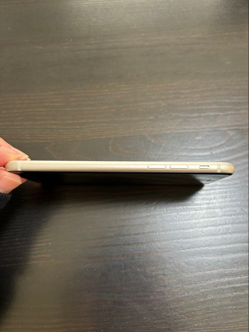 iPhone SE (第3世代)スターライト 64 GB