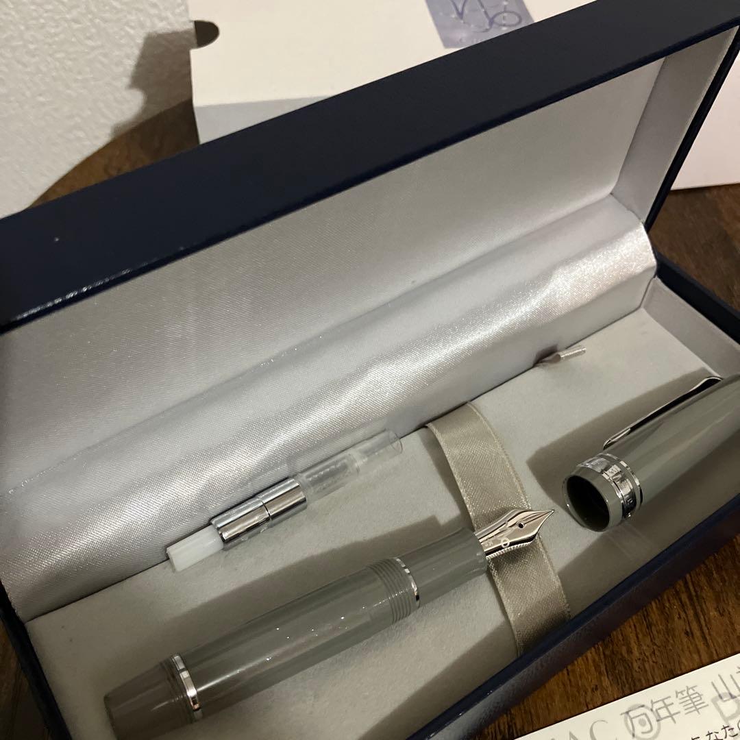 BUNGUBOX ZODIAC 万年筆 グレー　山羊座